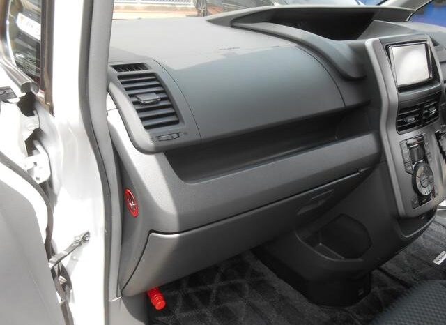 
								TOYOTA NOAH 2009 full									