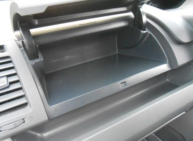 
								TOYOTA NOAH 2009 full									