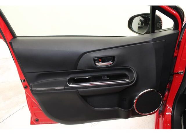 
								TOYOTA AQUA 2015 full									