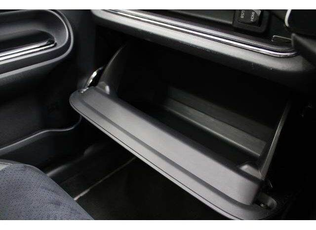 
								TOYOTA AQUA 2015 full									