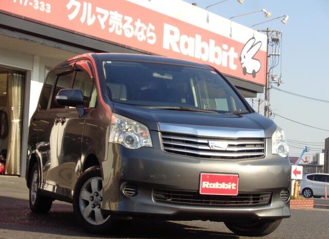 
								TOYOTA NOAH 2012 full									
