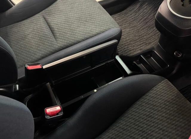 
								TOYOTA RACTIS 2011 full									