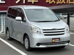 TOYOTA NOAH 2009