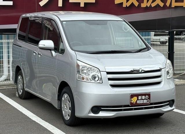 
								TOYOTA NOAH 2009 full									
