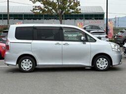 TOYOTA NOAH 2009