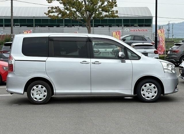 
								TOYOTA NOAH 2009 full									