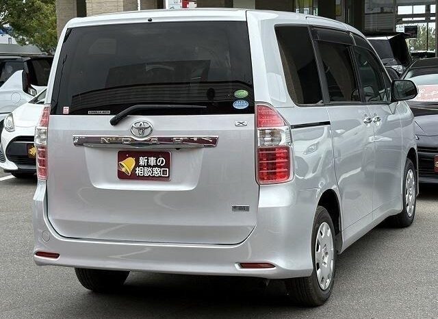 
								TOYOTA NOAH 2009 full									