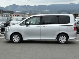 TOYOTA NOAH 2009