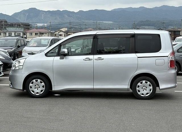 
								TOYOTA NOAH 2009 full									
