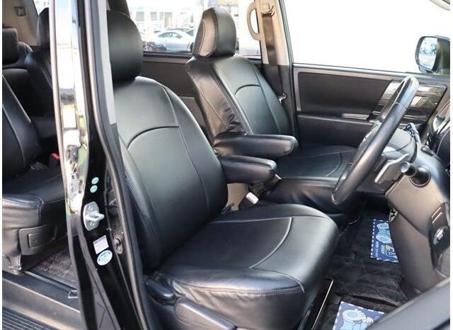 
								TOYOTA NOAH 2010 full									