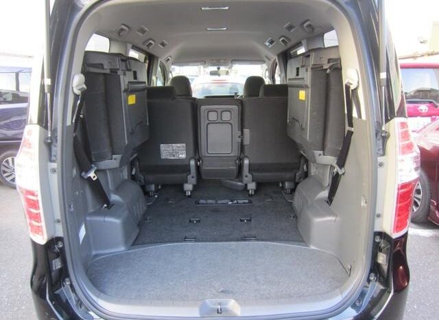 
								TOYOTA NOAH 2009 full									