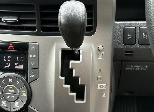 
								TOYOTA NOAH 2009 full									