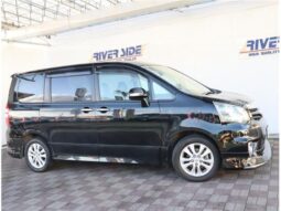 
										TOYOTA NOAH 2010 full									