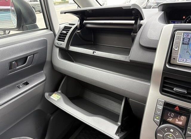 
								TOYOTA NOAH 2009 full									