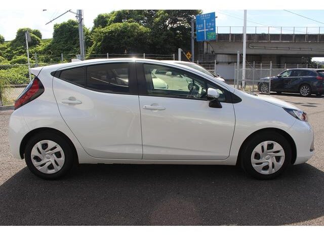 
								TOYOTA AQUA 2022 full									