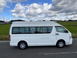 
										TOYOTA HIACE COMMUTER 2006 full									