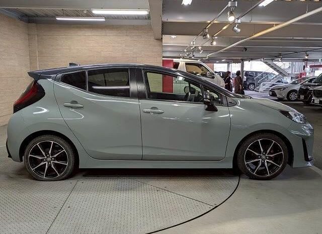 
								TOYOTA AQUA 2023 full									