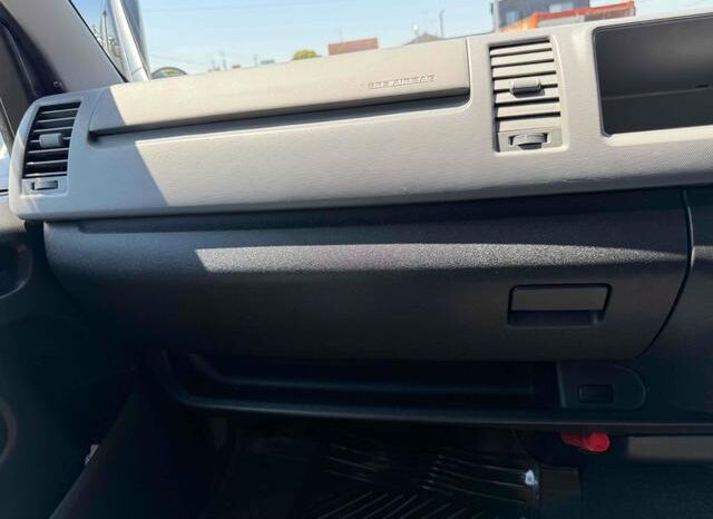 
								TOYOTA HIACE COMMUTER 2006 full									