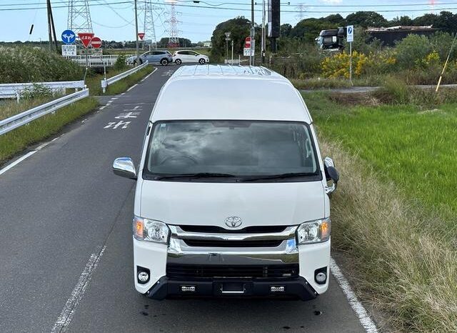 
								TOYOTA HIACE COMMUTER 2006 full									