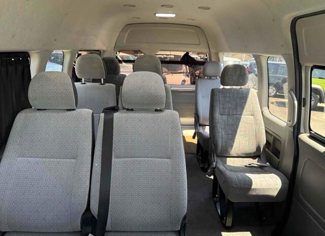 
								TOYOTA HIACE COMMUTER 2006 full									