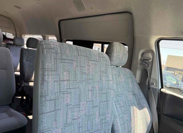 
								TOYOTA HIACE COMMUTER 2006 full									