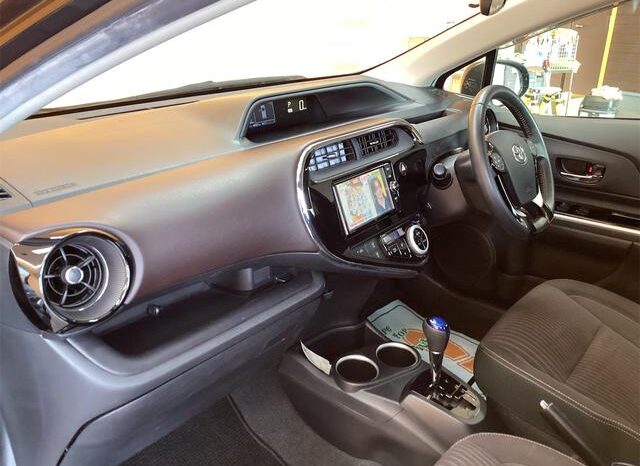 
								TOYOTA AQUA 2017 full									