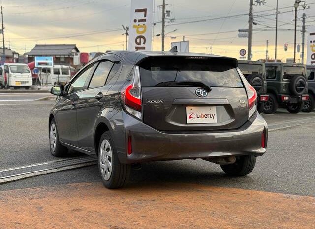 
								TOYOTA AQUA 2017 full									