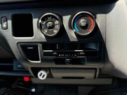 
										TOYOTA HIACE COMMUTER 2006 full									