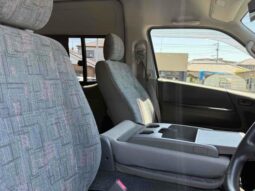 
										TOYOTA HIACE COMMUTER 2006 full									