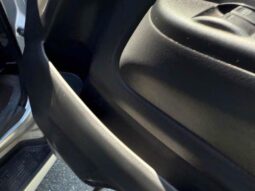 
										TOYOTA HIACE COMMUTER 2006 full									