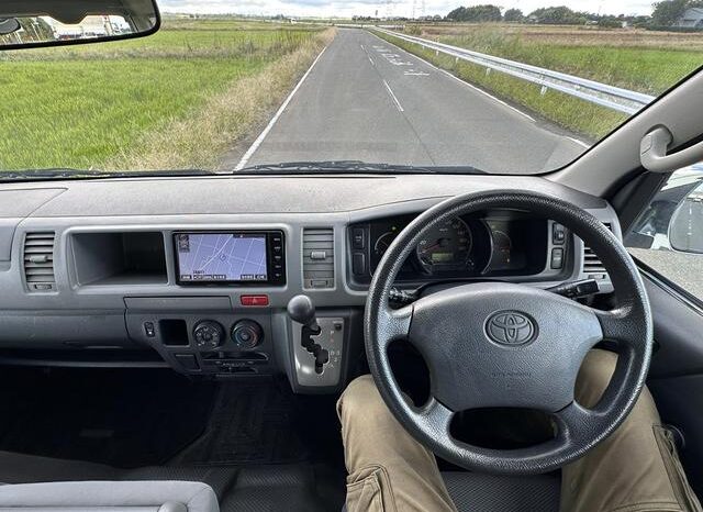 
								TOYOTA HIACE COMMUTER 2006 full									