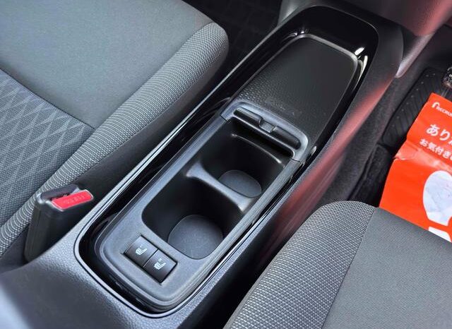 
								TOYOTA AQUA 2023 full									