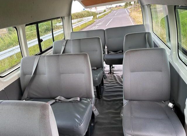 
								TOYOTA HIACE COMMUTER 2006 full									
