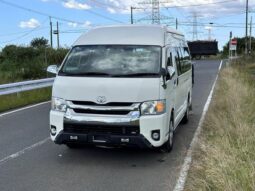 
										TOYOTA HIACE COMMUTER 2006 full									