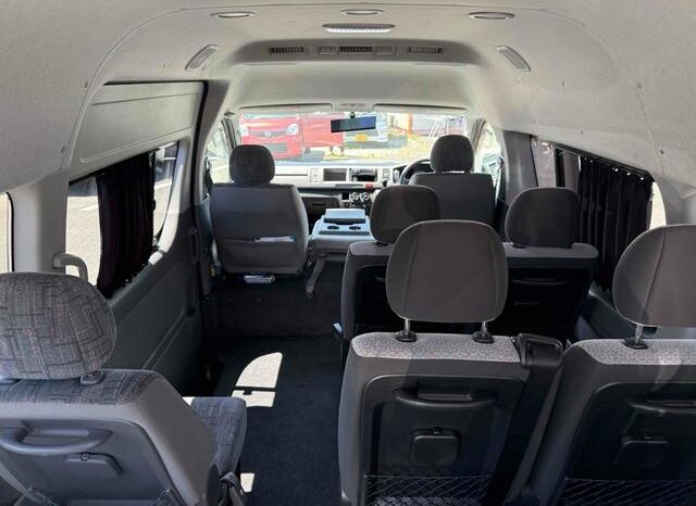 
								TOYOTA HIACE COMMUTER 2006 full									