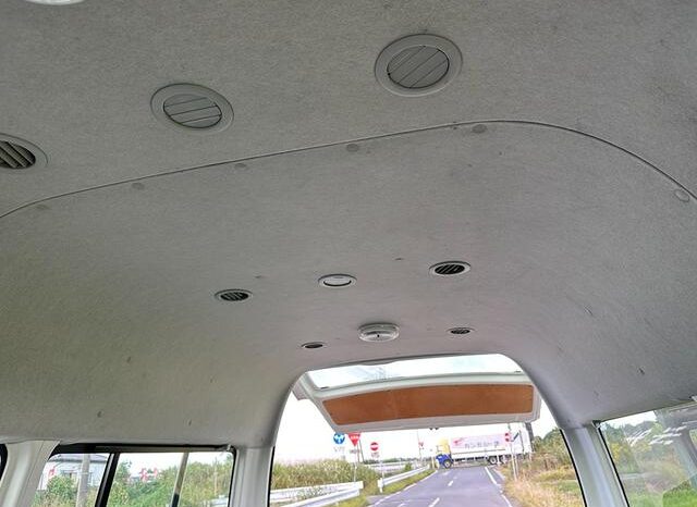 
								TOYOTA HIACE COMMUTER 2006 full									