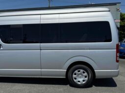 
										TOYOTA HIACE COMMUTER 2006 full									