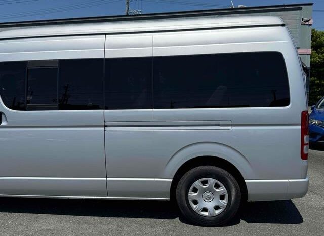 
								TOYOTA HIACE COMMUTER 2006 full									