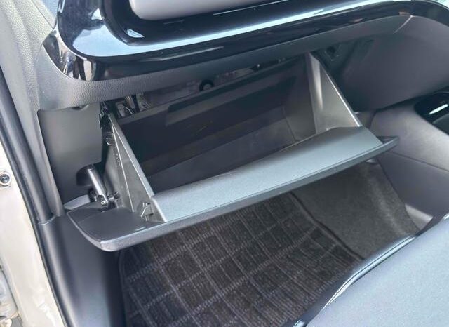 
								TOYOTA AQUA 2023 full									