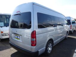 TOYOTA HIACE COMMUTER 2024