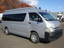 TOYOTA HIACE COMMUTER 2013