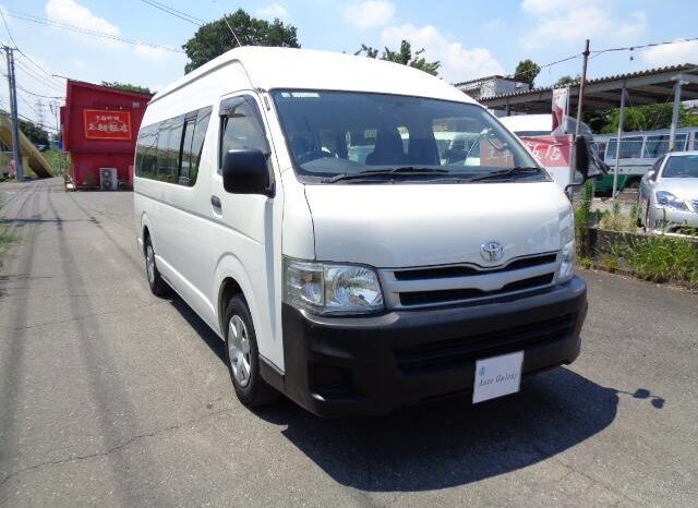 
								TOYOTA HIACE COMMUTER 2013 full									