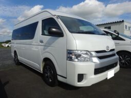 TOYOTA HIACE COMMUTER 2018