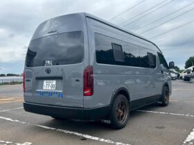 TOYOTA HIACE COMMUTER 2024