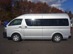 TOYOTA HIACE COMMUTER 2013
