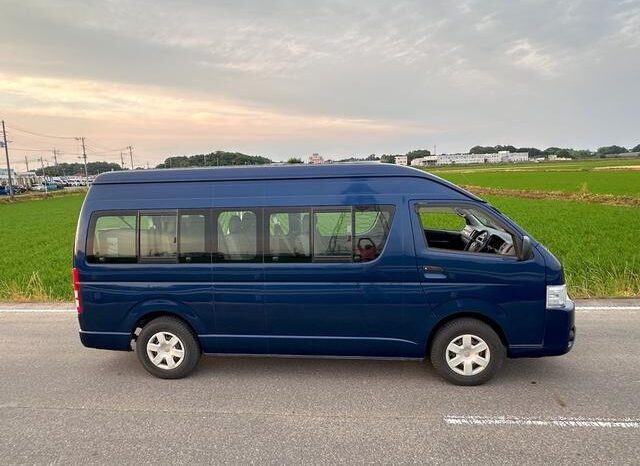 
								TOYOTA HIACE COMMUTER 2013 full									