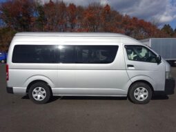 TOYOTA HIACE COMMUTER 2013