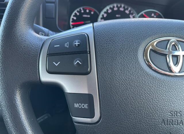 
								TOYOTA HIACE COMMUTER 2018 full									