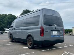 
										TOYOTA HIACE COMMUTER 2024 full									