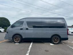 
										TOYOTA HIACE COMMUTER 2024 full									